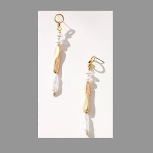 ANTHROPOLOGIE Pearl Drop Dangling earrings